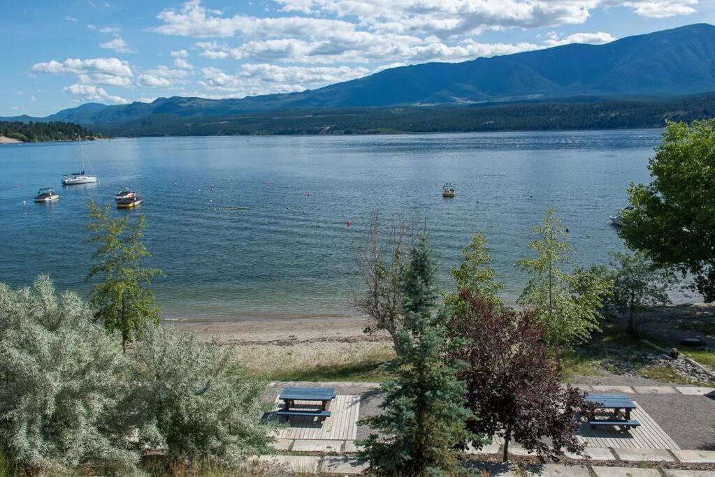 Oasis Getaway, Mins To Lake, King Bed, Dbl Garage Invermere Dış mekan fotoğraf