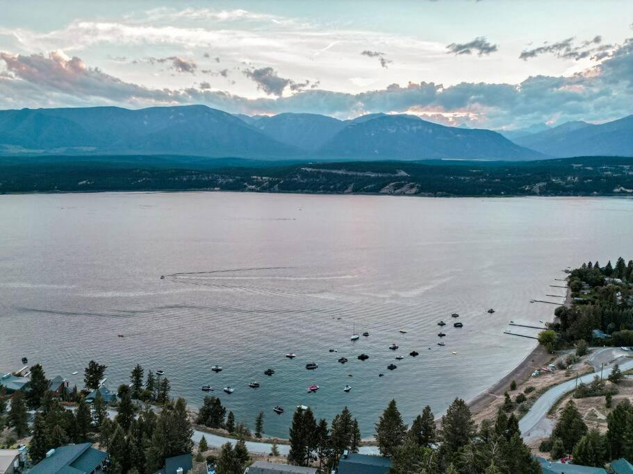 Oasis Getaway, Mins To Lake, King Bed, Dbl Garage Invermere Dış mekan fotoğraf